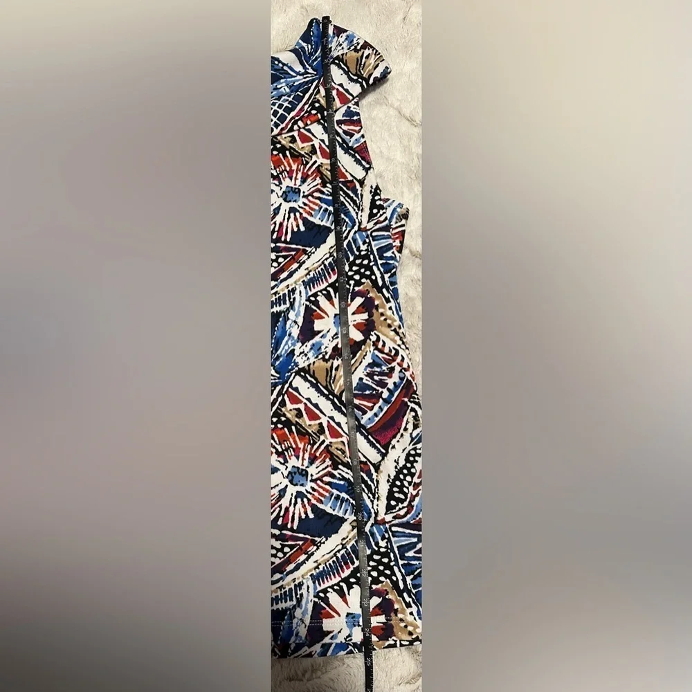 Rafaella Blue and Red Abstract Feathers Pattern Blouse Size 1X - Picture 4 of 7